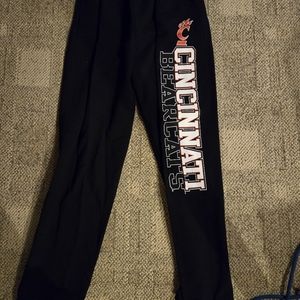 U of Cincinnati, Champion sweats, size L, unisex, tags on